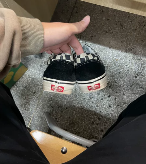 vans安纳海姆 500买的 43码 感兴...