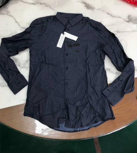 范思哲正品男士长袖衬衫，备注，胸前和后面袖...
