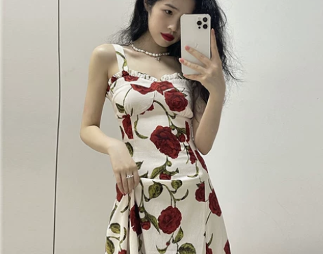 桔梗吊带连衣裙女夏季2021新款法式温柔风...