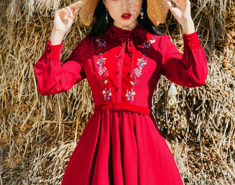 云南民族风女装秋装连衣裙丽江旅游衣服适合拍...