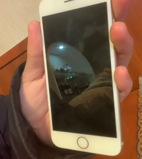 苹果8国行玫瑰金 64g 无磕碰无划痕 9...