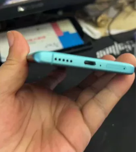 vivo x80  12+256 ，12月...