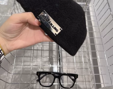 羊毛贝雷帽.可调节大小.全新.好搭配.因为...