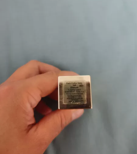 雅诗兰黛口红，色号分别是111和340，3...