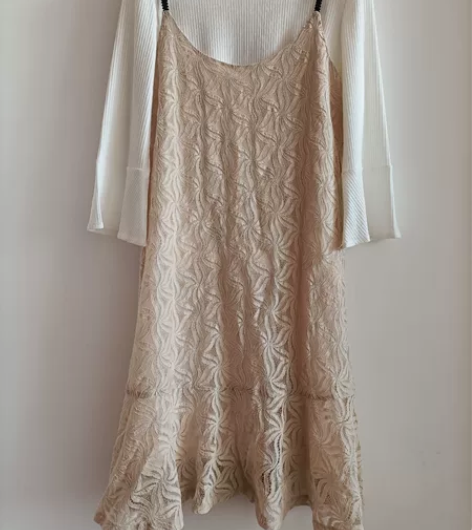 套装连衣裙，鱼尾两件套，感兴趣私聊！ 感兴...