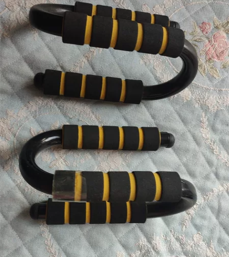 俯卧撑的支架一对15元。不包邮 感兴趣的话...
