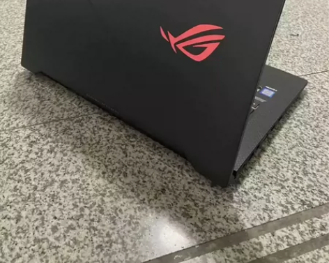 17寸 华硕玩家国度枪神plus游戏本 二...