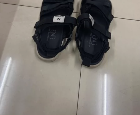 新百伦凉鞋拖鞋两穿，标准40码、实体店购入...