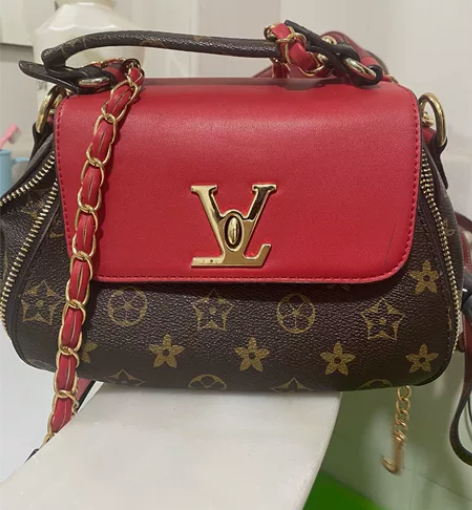 单肩包斜挎包手提包新款女，真皮。实体店36...