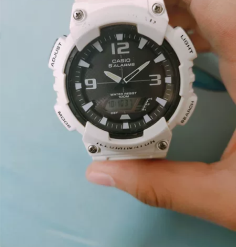 卡西欧手表,没戴过几次,正品保真。没有任何...