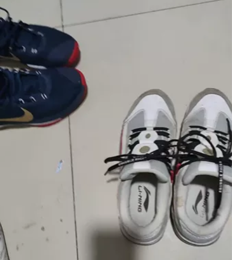 李宁老爹鞋，便宜出。 感兴趣的话点“我想要...
