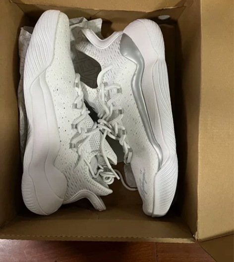 安踏轻骑兵5纯白 43码 顺丰包邮全新鞋垫...