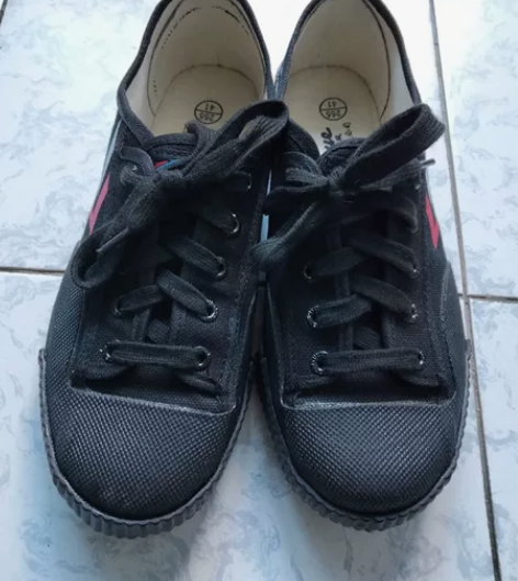 上海大孚高帮飞跃，41码，黑色低帮飞跃，4...