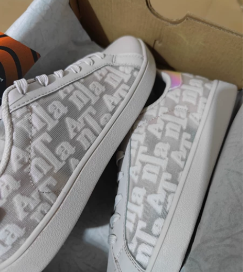 安踏正版女生板鞋 38码 正品 售出不...