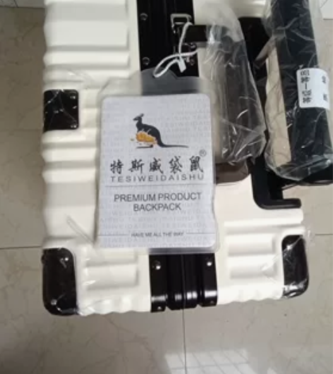 原价1000的全新品牌20寸拉杆箱，奶油白...