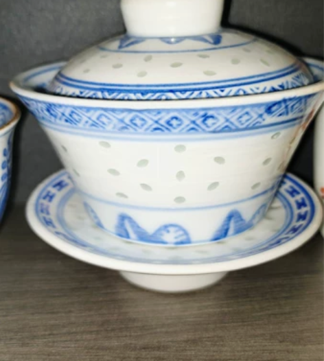 大盖碗，拿去喝茶吧，年份567。 感兴趣的...