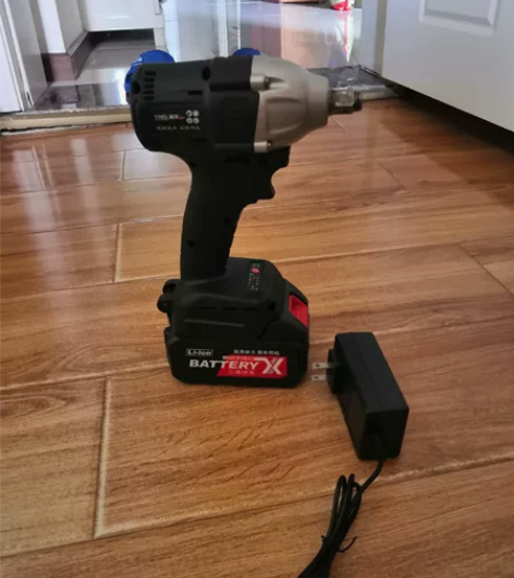 因前段时间做工程买得太多电板手现还有几套闲...