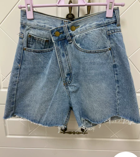 牛仔短裤 毛边 个性不规则前襟 s码 10...