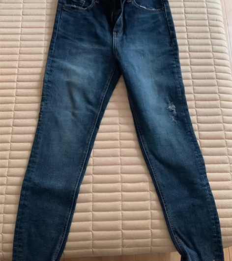 牛仔裤女春秋新款高腰修身显瘦破洞补丁小脚铅...