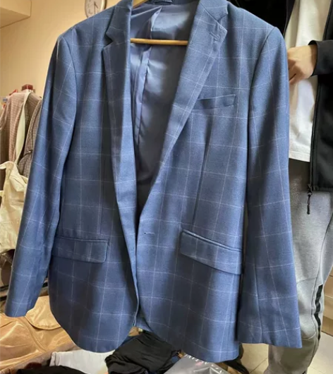 海南之家正品，休闲西服九成新，只穿过一次，...