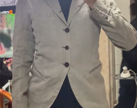 杜嘉班纳西装 感兴趣的话点“我想要”和我私...