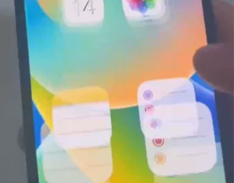 苹果12  卡贴机64g 需要配合卡贴使用...