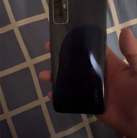 oppoa32，成色85新左右，原机膜还在...