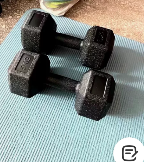 高估自己锻炼的毅力，现在闲置哑铃出手，单边...