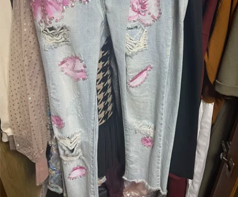 牛仔裤珠片花朵9成新L好号 买来200多穿...