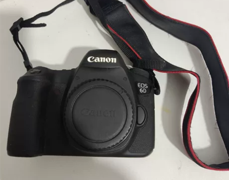 佳能最有性价比的全面幅单反EOS 6D机身...