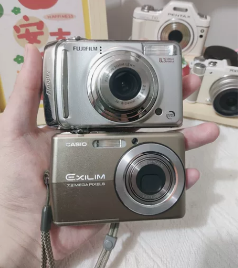 两台价好价隔天无富士a800和卡西欧z70...