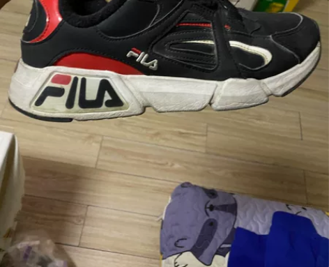 斐乐男童魔术扣运动鞋,穿了一两个月吧,有一...