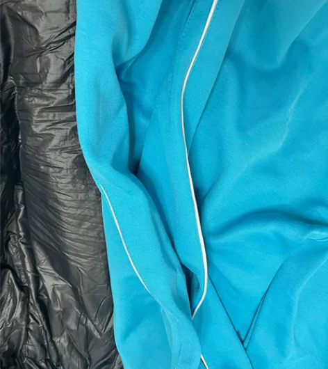 校服两套尺码155，适合身高150以下，特...