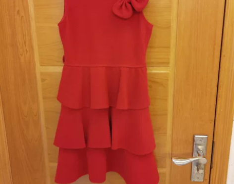 女童大红连衣裙千层蛋糕裙礼服，140码，裙...