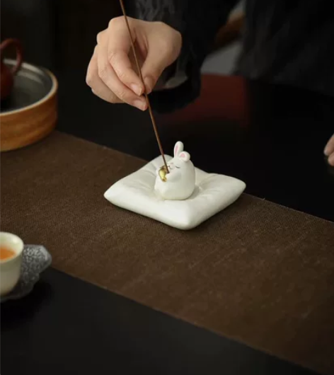 玉兔香插 创意线香插香座香托家用室内香薰炉...