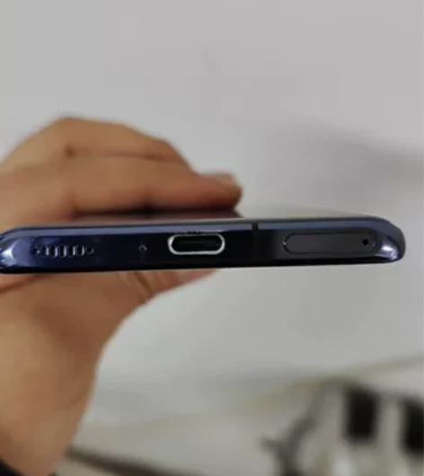 小米11 12-256 纯原 感兴趣的话...