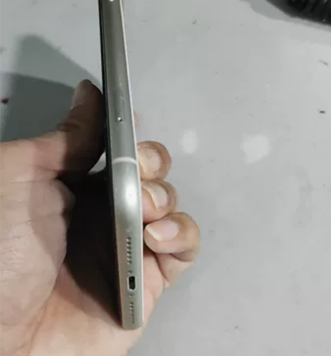 苹果11国行64。全原无修，一切功能正常。...