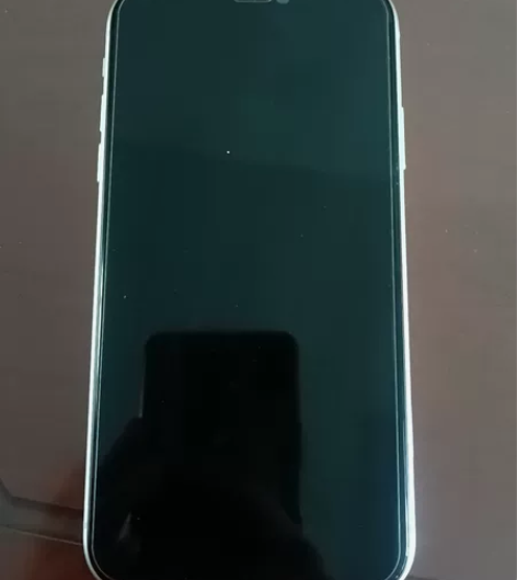 苹果11，内存128+8g，无划痕，无维修...