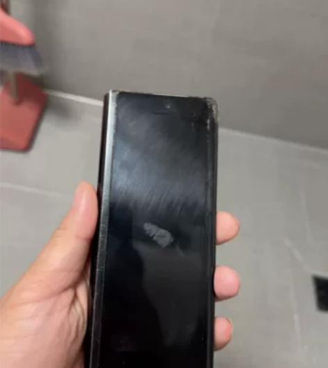 三星fold2 国行 小屏碎了显示正常 大...