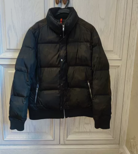 男士迷彩羽绒服 懂牌子的自己看图四，入手价...