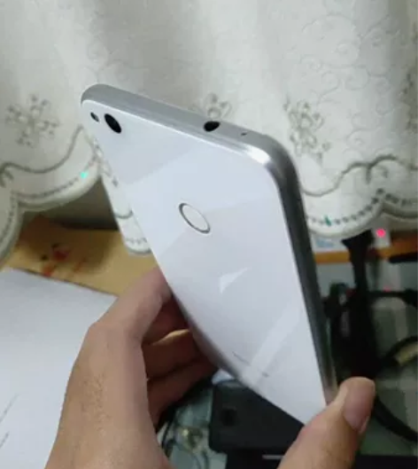 荣耀畅玩8青春 4+32内存，一代神u麒麟...