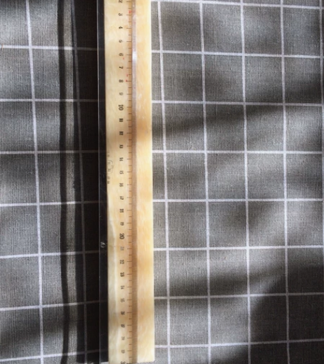 全新玉石镇纸，无明显磕碰。 边角有材质独有...