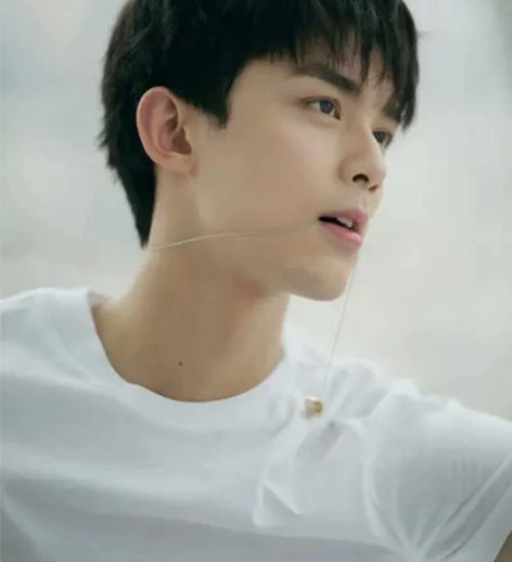 初中所有课本都有。 【1】初一二三上下册主...