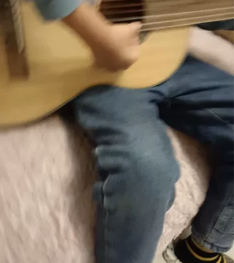 32寸古典吉他，特别适合小孩子练手，没磕碰...