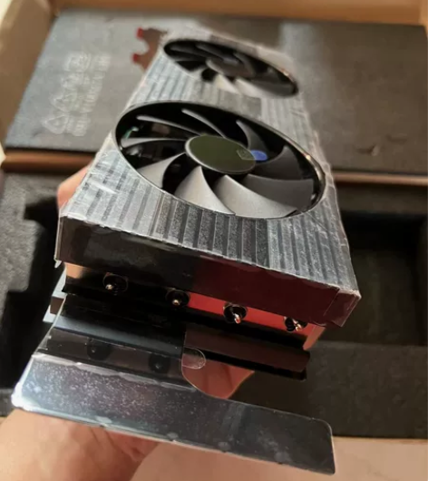 图为Dell RTX 3080 8G  戴...