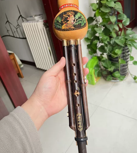降B调葫芦丝一把，全新，丝竹情韵。有收纳包...