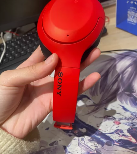 Sony头戴式蓝牙耳机 充不进电连不了蓝牙...