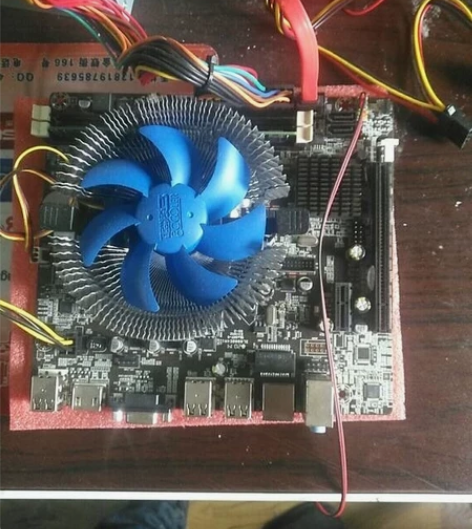 H61主板，cpu I3 3220，4G内...