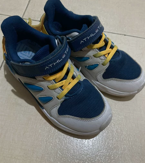 安踏儿童运动鞋 尺码在图三 40非偏远包邮...