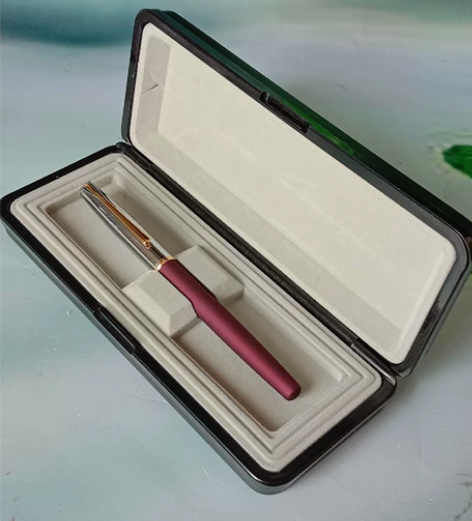 加拿大皇后金融集团宝珠笔签字笔带原盒 可正...